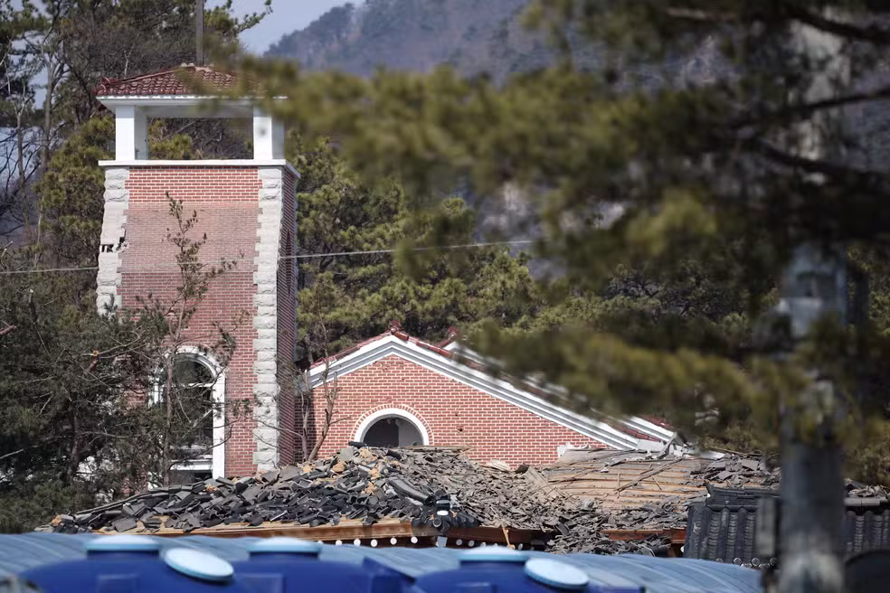 2025-03-06t044442z-441709670-rc2g7da6v0e8-rtrmadp-3-southkorea-blast