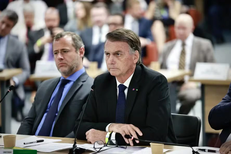 111360048-interrogatorios-dos-reus-da-acao-penal-ap-2668-10-06-2025-jair-bolsonaro-foto