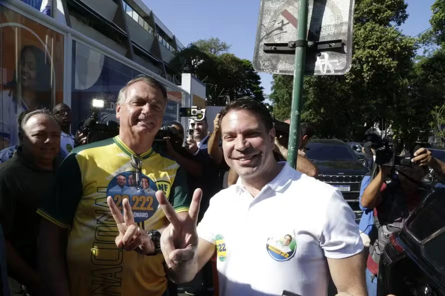 o-ex-presidente-jair-bolsonaro-e-o-candidato-alexandre-ramagem-pl-a-prefeitura-do-rio