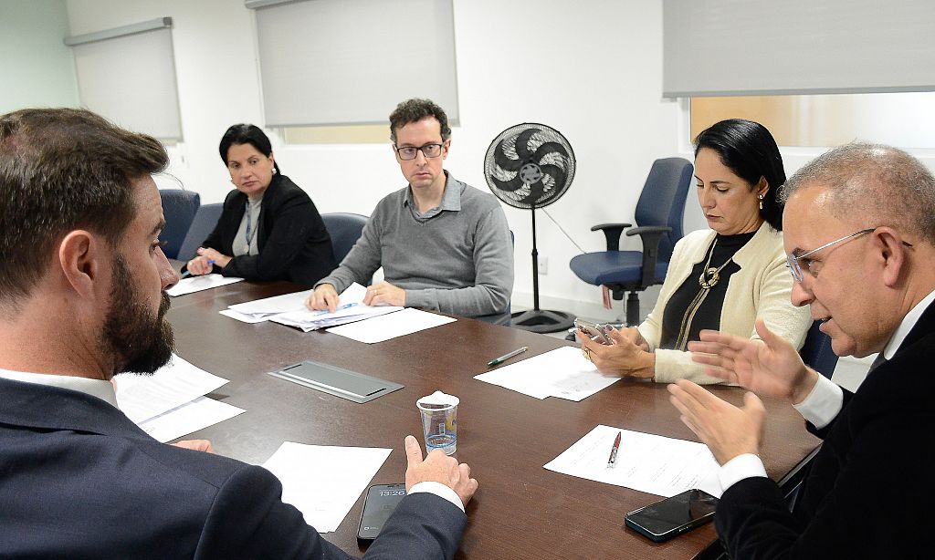 reuniao-da-comissao-de-constituicao-e-justica-02-683df37951f3a