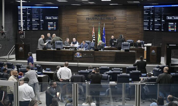 04082025-004-sessao-ordinaria-6891f39d5d704