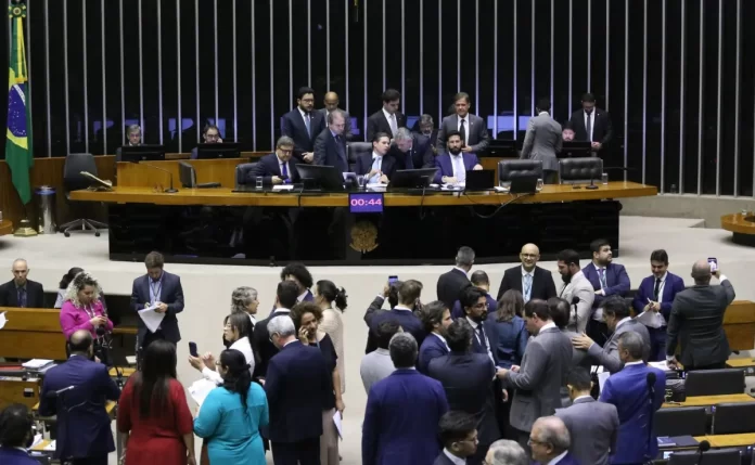 Plenario-da-Camara-dos-Deputados-4