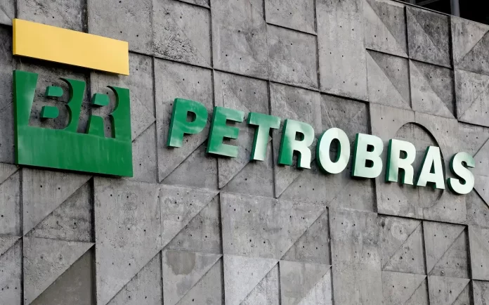 2024-04-17T213037Z_1_LYNXNPEK3G0Y9_RTROPTP_4_ENERGIA-PETROBRAS-PIETRO-DEVOLTA