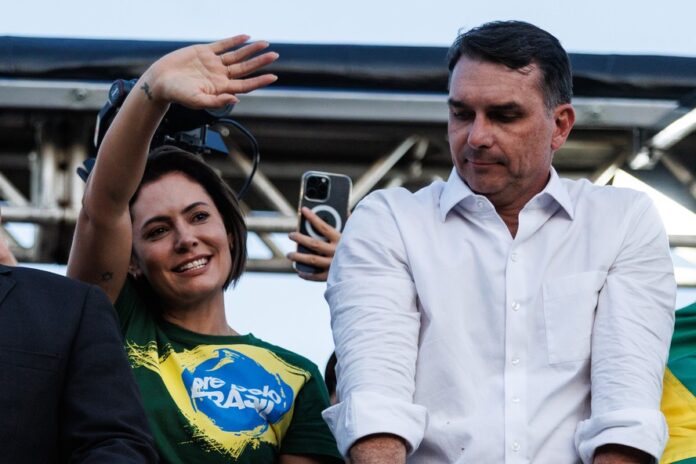 112628947-pa-brasilia-df-07-10-2025-manifestacao-bolsonarista-na-esplanada-dos-ministerios-em-bras