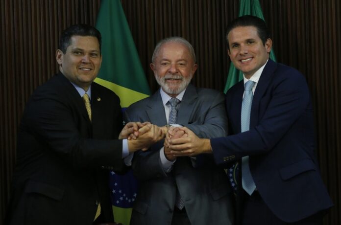 111131126-mariz-pa-brasilia-21-05-2025-luiz-inacio-lula-da-silva-davi-alcolumbre-hugo-motta-isencao